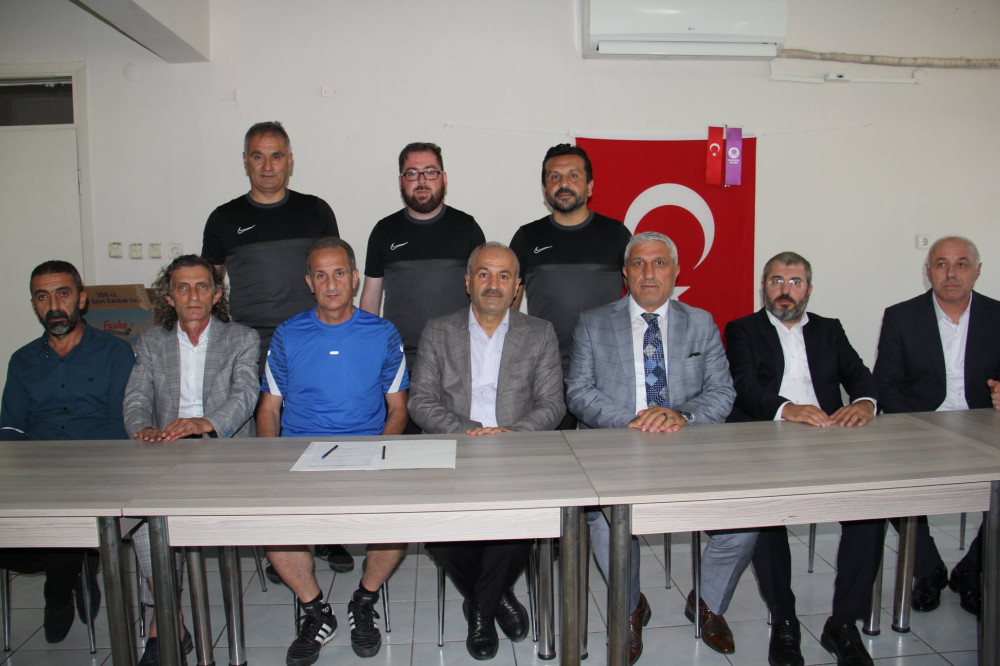Gebzespor teknik ekiple sözleşme imzaladı