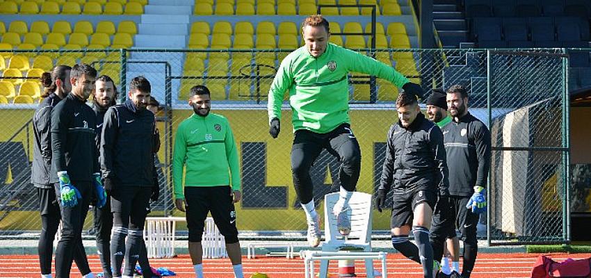 Lider Aliağaspor FK, Manisaspor Deplasmanına Hazırlanıyor