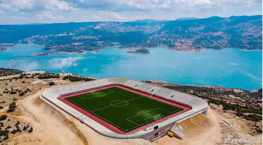 Ermenek Şehir Stadı maçların oynanabileceği günü bekliyor