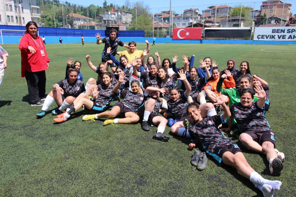 Rüzgarlıbahçespor 3.ligde grup şampiyonu